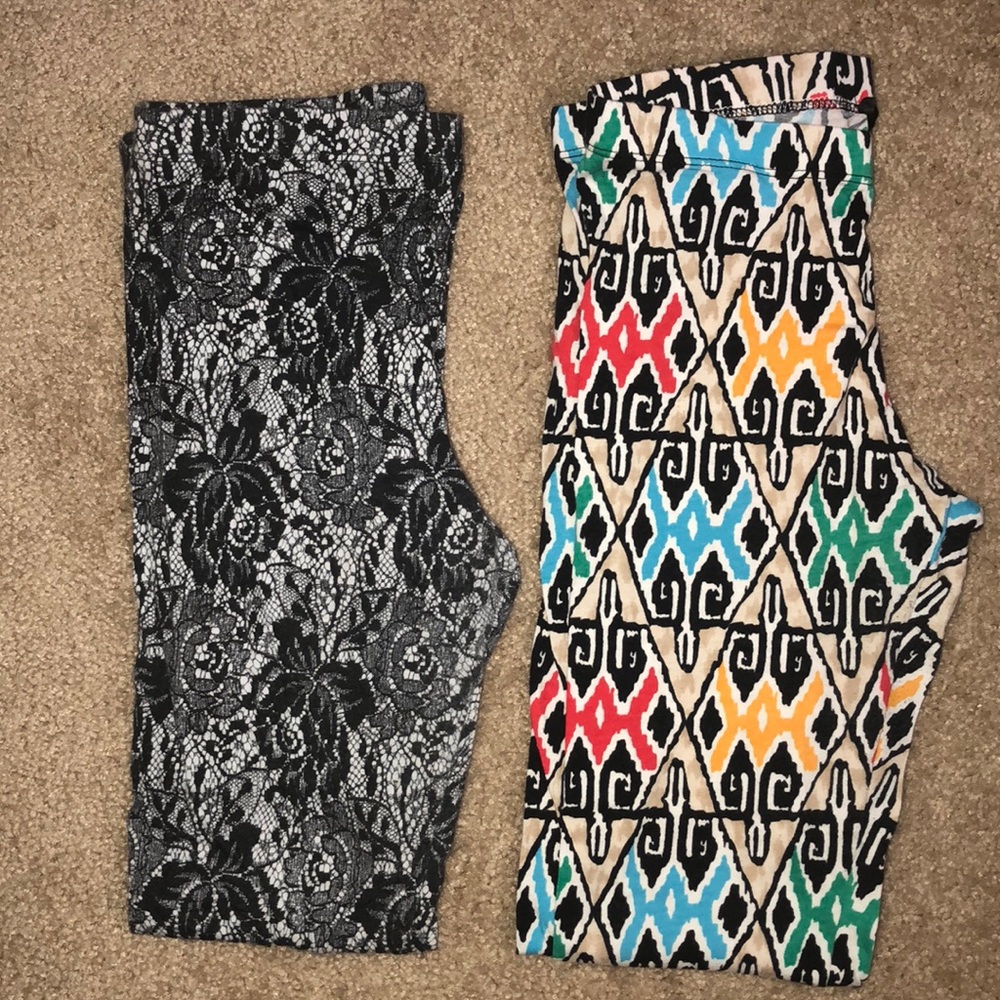 Multi-Colored Leggings PLUS Blk/White Pair…